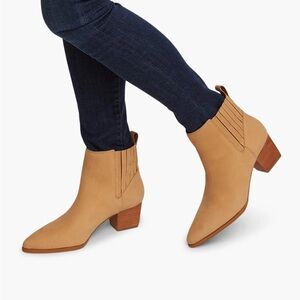 EUC Able Eliza Boot Size 8